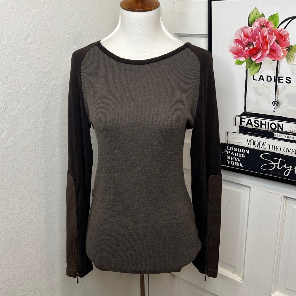 Aldo Martins Two Tone Brown Silk Blend Sweater w/Leather Sleeve Detail Size 8US